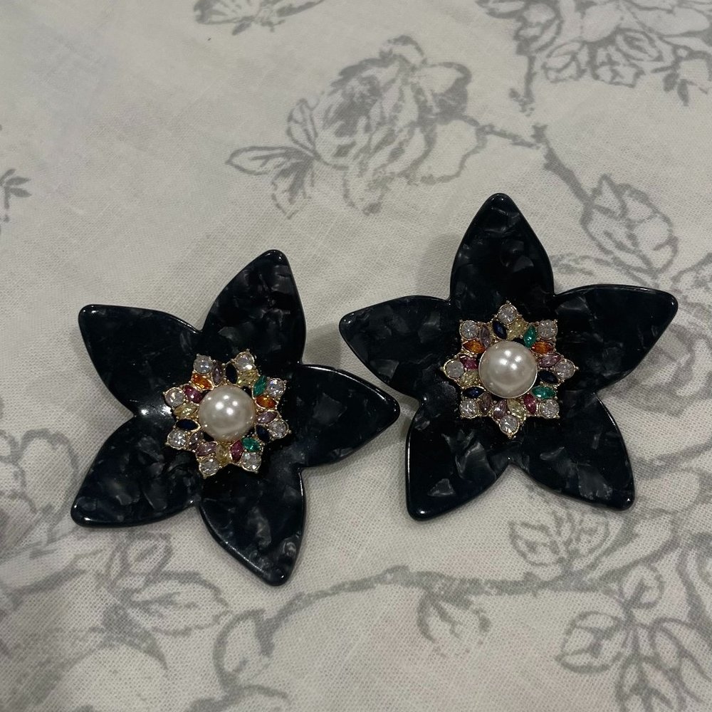 BaubleBar Black Flower Earrings
